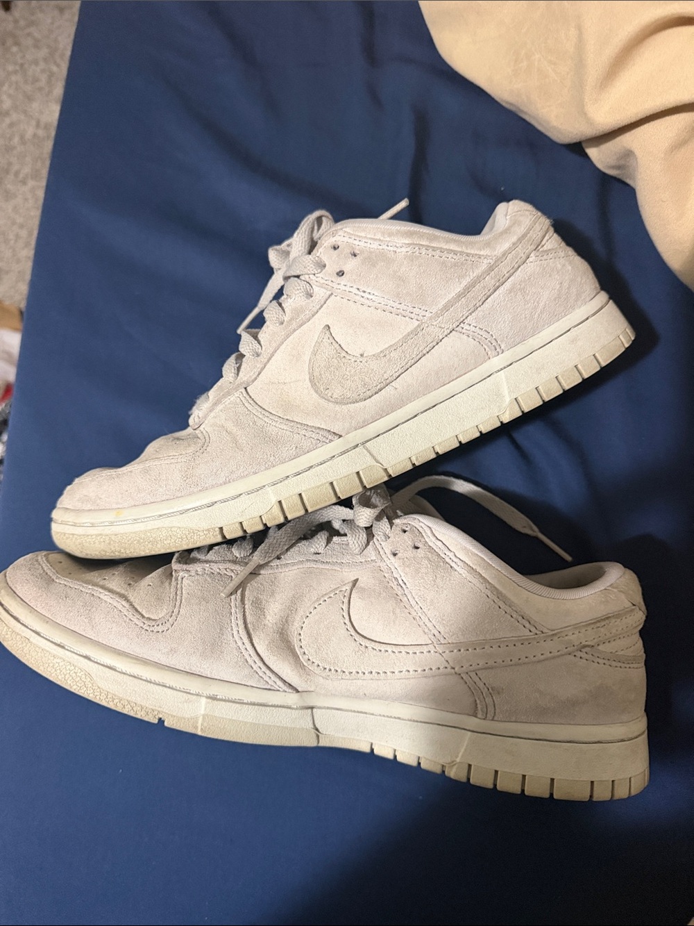 Nike Men’s Low-Top Suede Sneakers - Light Taupe DUNKS